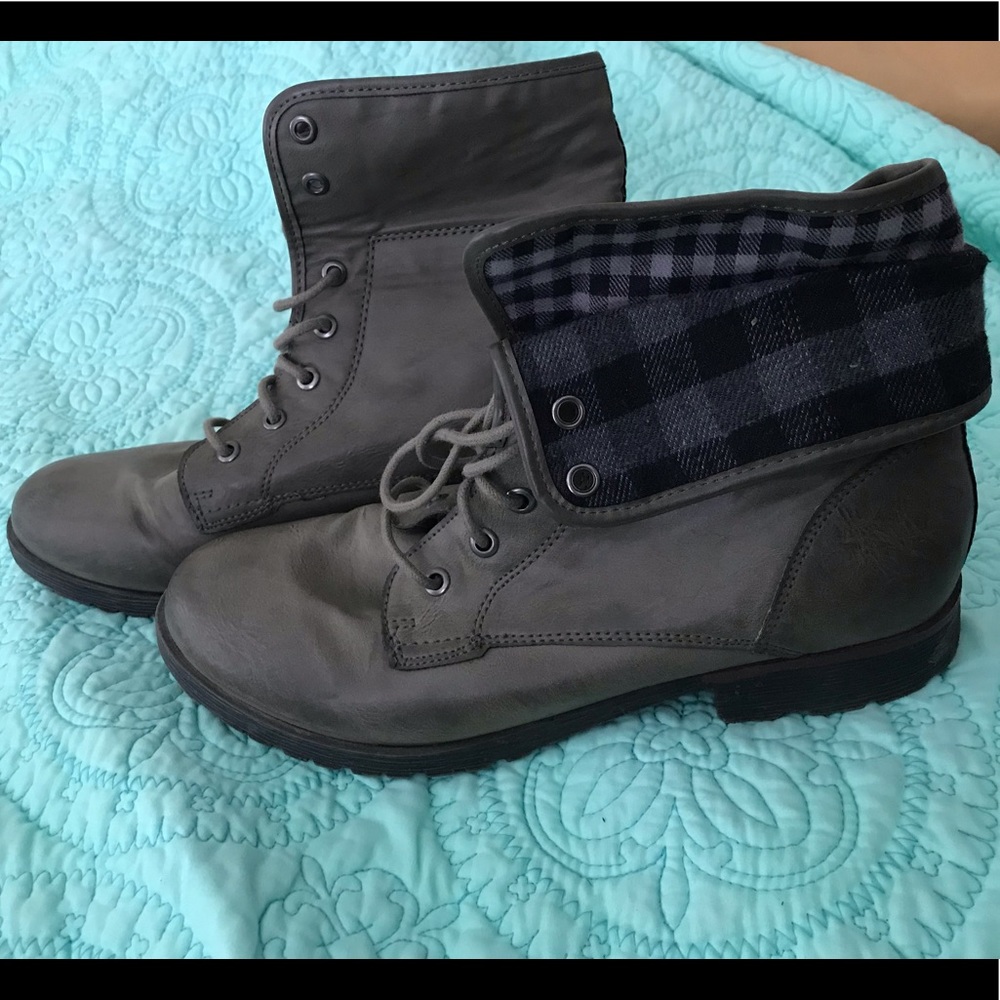 Women’s combat boots